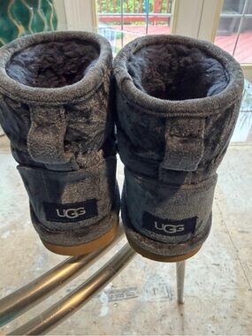 UGG Short Shearling Blue Boots size 3